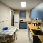 Blue House - Parking Included Apartament *