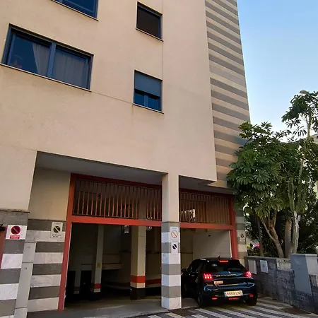 Blue House - Parking Included *