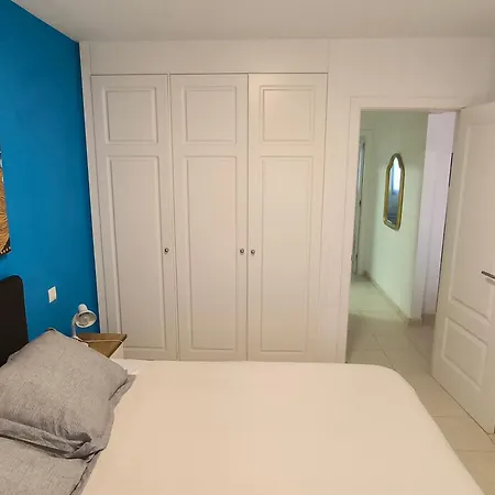 Apartment Blue House - Parking Included