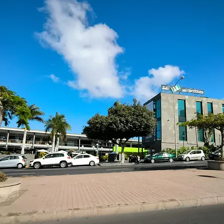 Blue House - Parking Included Апартаменти