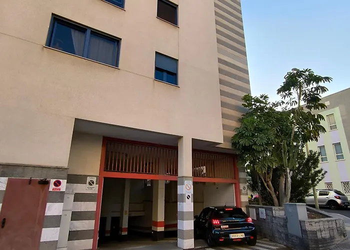 Blue House - Parking Included *